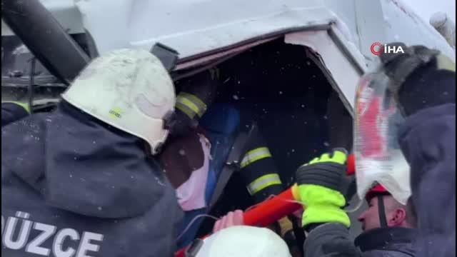 Son dakika haberi... Düzce TEM Otoyolu'nda zincirleme kaza...Çok sayıda araç kazaya karıştı