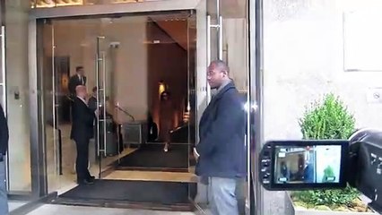 Victoria Beckham stylée à la sortie de son hôtel à New York !