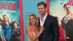 Exclu Vidéo : Chris Hemsworth et Elsa Pataky : un couple rayonnant pour l'avant-première de "Vive les vacances" !