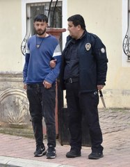 Tartıştığı kardeşini göğsünden bıçakladı