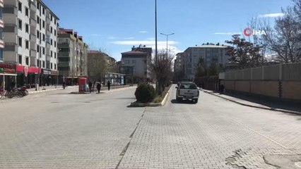 Iğdır'da şehir merkezinde güneş, yüksek kesimlerde kar yağışı ve tipi etkili oluyor