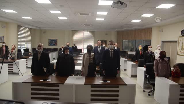 Şehit yakınları ile gazilere Devlet Övünç Madalyası verildi