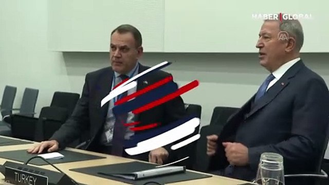 Bakan Akar, Yunan mevkidaşıyla NATO Karargahı'nda görüştü