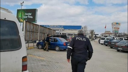 Son dakika haberleri | EV SAHİBİ, 10 KİLOMETRE TAKİP ETTİĞİ HIRSIZLARI POLİSE YAKALATTI
