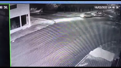 Vídeo mostra furto de lancha no Bairro Country, em Cascavel