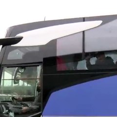 Barcelonalı bir taraftarın havalimanında takım otobüsünü gördüğü andaki heyecanı