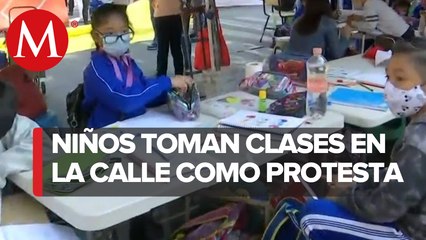 Maestros y alumnos bloquean Eje 1 Oriente por tercer día consecutivo