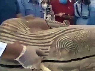 Un sarcophage égyptien vieux de 2500 ans ouvert pour la première fois