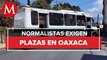 Normalistas secuestran autobuses y bloquean vialidad; exigen plazas de maestros