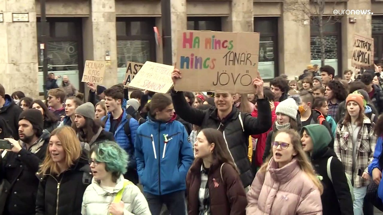Lehrbeispiel für Arbeitskampf: Schüler unterstützen unbefristeten Lehrerstreik