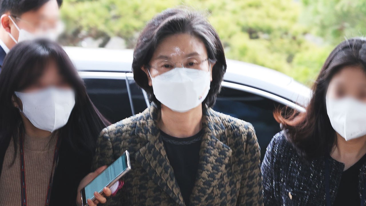 노정희 선관위원장, 거취 표명 촉구에 '묵묵부답' / YTN