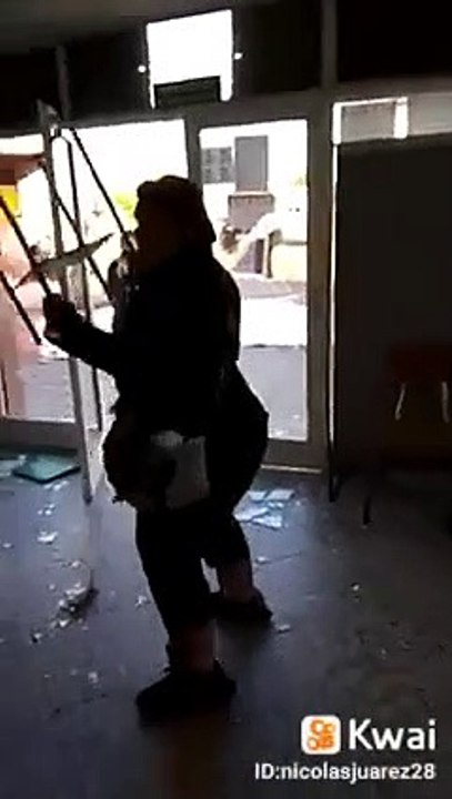 Destrozos en Registro Civil