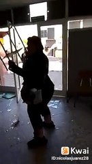Destrozos en Registro Civil