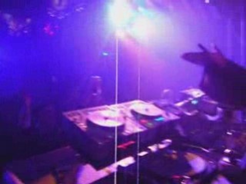 DJ Mass vs Arno @ Metropolis - 16fev08 BY MATT32