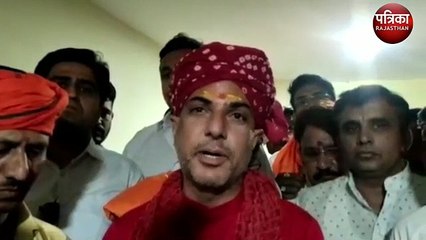 राजस्थान में साधु- संतों ने देखी द कश्मीर फाइल्स, भावुक होकर दी ये बड़ी चेतावनी