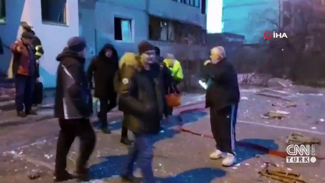 Kiev'de 16 katlı binaya roket isabet etti: 1 ölü, 3 yaralı