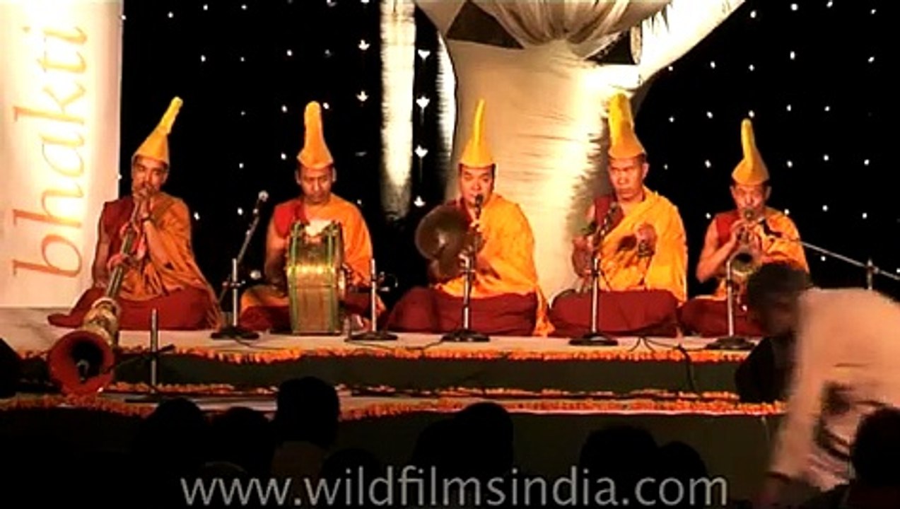 Ritual tantric chanting by Tibetan Monks