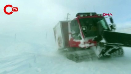 2 aylık bebek paletli ambulansla kurtarıldı
