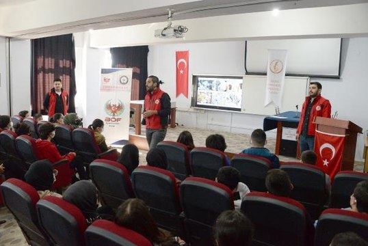 Son dakika haberi | DİYARBAKIR'DA ÖZEL EKİP, 1 YILDA 7 BİN ÖĞRENCİYİ 'TERÖRE KARŞI' BİLGİLENDİRDİ