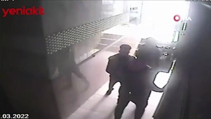 Soru sordu öldüresiye dayak yedi! Apartmanda dehşet anları