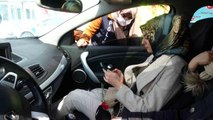 Yozgat'ta polis ekipleri kadın yolculara karanfil dağıtıp KADES'i anlattı