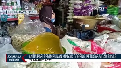 Télécharger la video: Antisipasi Penimbunan Minyak Goreng, Petugas Gabungan Sidak Pasar