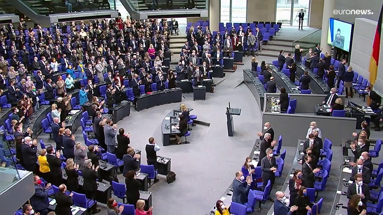 Zelenski ante el Bundestag: "Estáis como detrás de un muro otra vez"