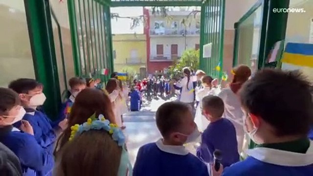 Ukrainische Flüchtlingskinder gehen in Italien zur Schule