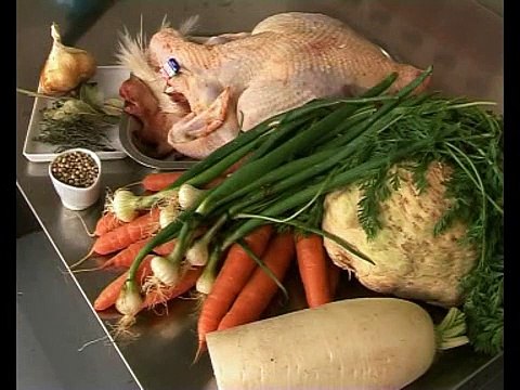 L'atelier des Chefs : poularde pochée, jeunes légumes