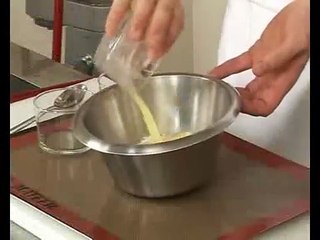 L'atelier des Chefs : nage d'agrumes, émulsion de champagne, tuile géante aux amandes