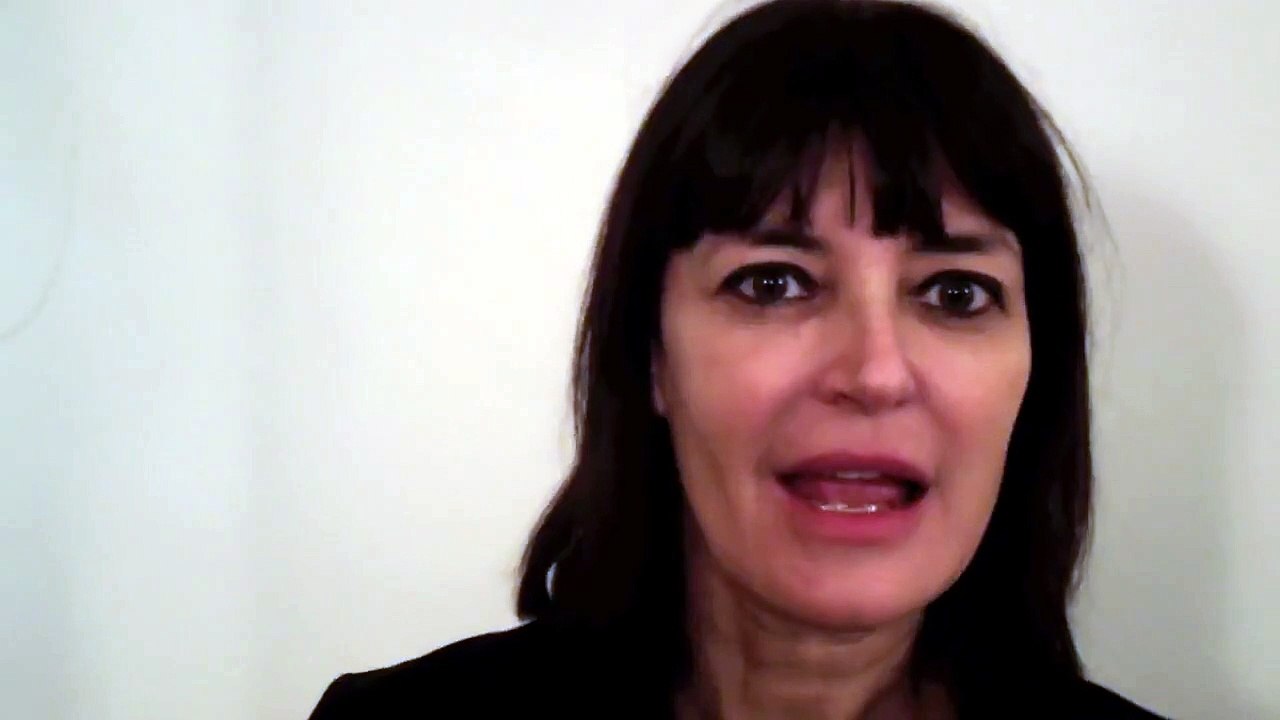 Véronique Gassia: "Des cours pour apprendre aux petites filles à se faire respecter""