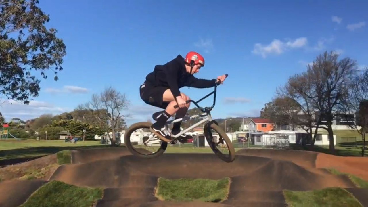 The Advocate Ulvy Pump n Jump Track