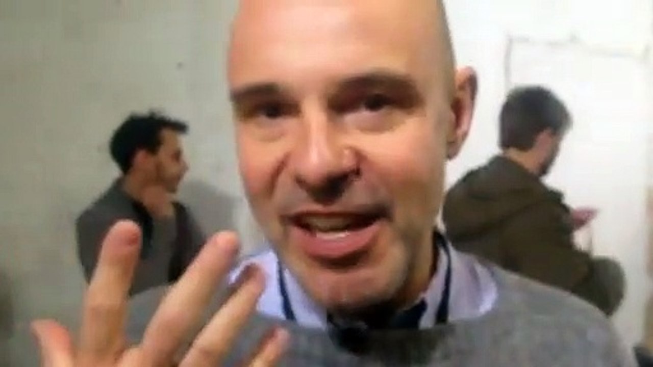 Les ondulations souples de Stéphane Lancien pour le défilé Barbara Bui