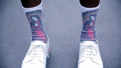 L'homme aux chaussettes vierge