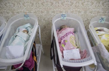 Ukrayna'da taşıyıcı annelerin doğurduğu bebekler biyolojik ailelerine kavuşamıyor