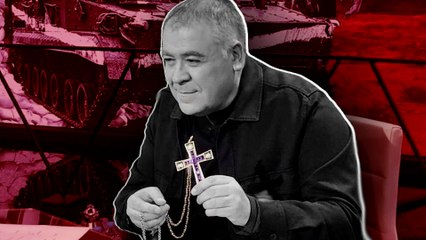 Ferreras subasta la cruz de un obispo para ayudar a Ucrania