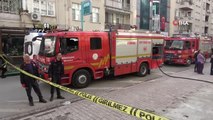 Son dakika haber | Adana'da 4 katlı binada yangın- Elektrik kontağından çıkan yangında 3. kattaki daire kullanılamaz hale geldi