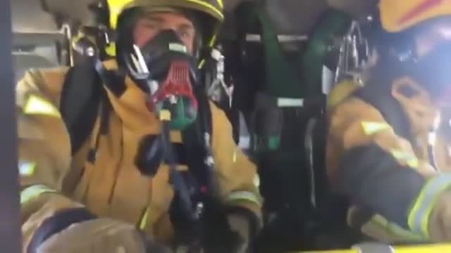 Los conductores no saben qué hacer cuando ven a una ambulancia en la carretera