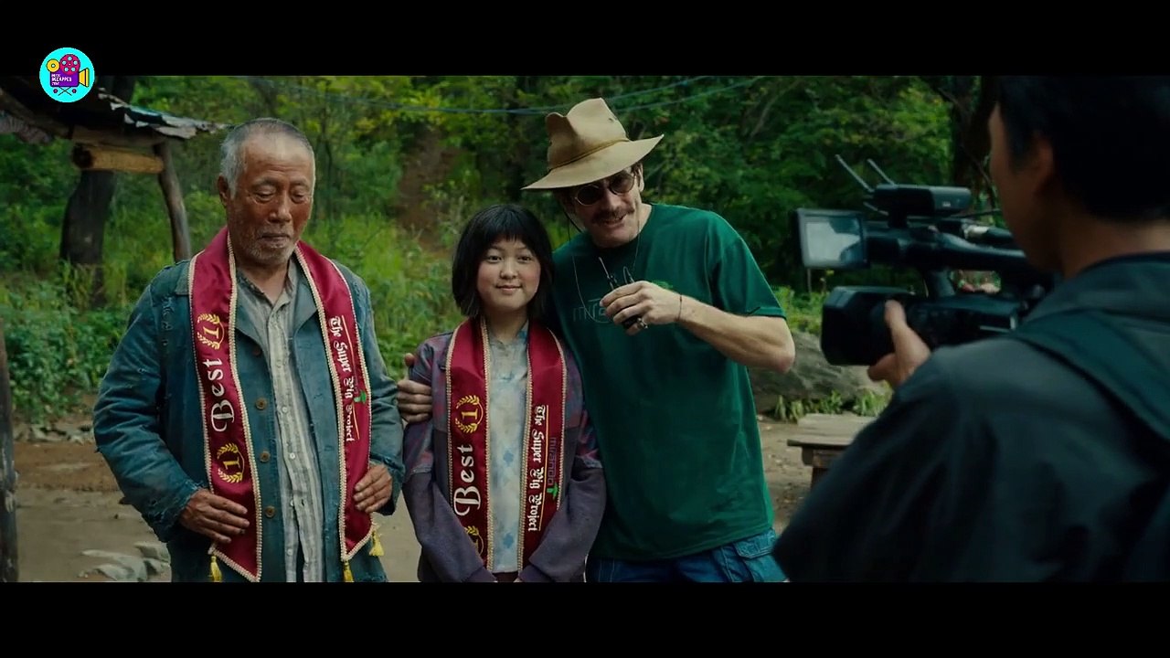 A Huge Pig Goes Mad and Enters a Shopping Mall Then.._