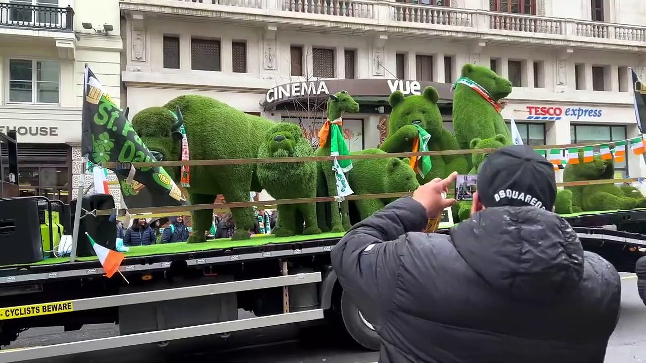 ☘️St Patrick's Day Parade in London 2022London Parade Walk [4K HDR]
