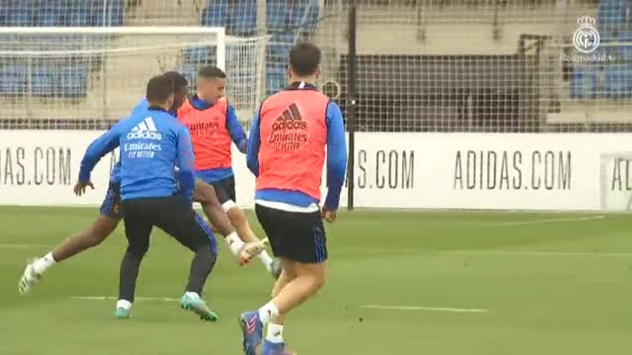 El Real Madrid solo piensa ya en el Clásico del domingo con la única y gran duda de Benzemá