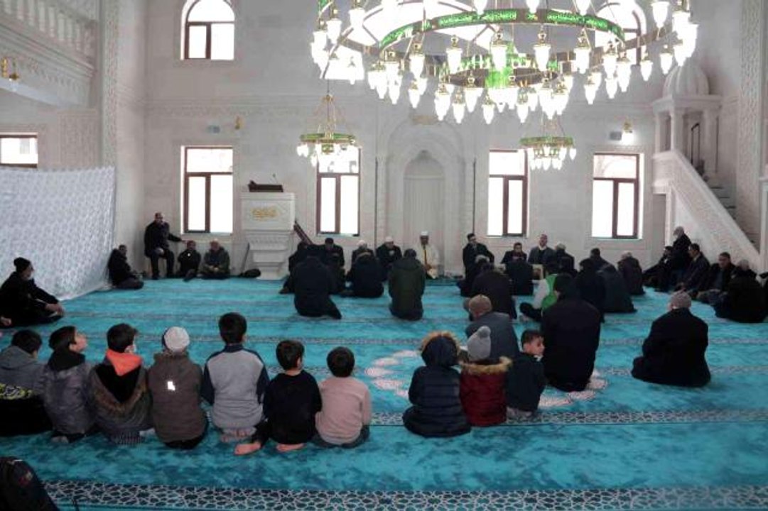 Tatvan'da engellilere özel kandil programı