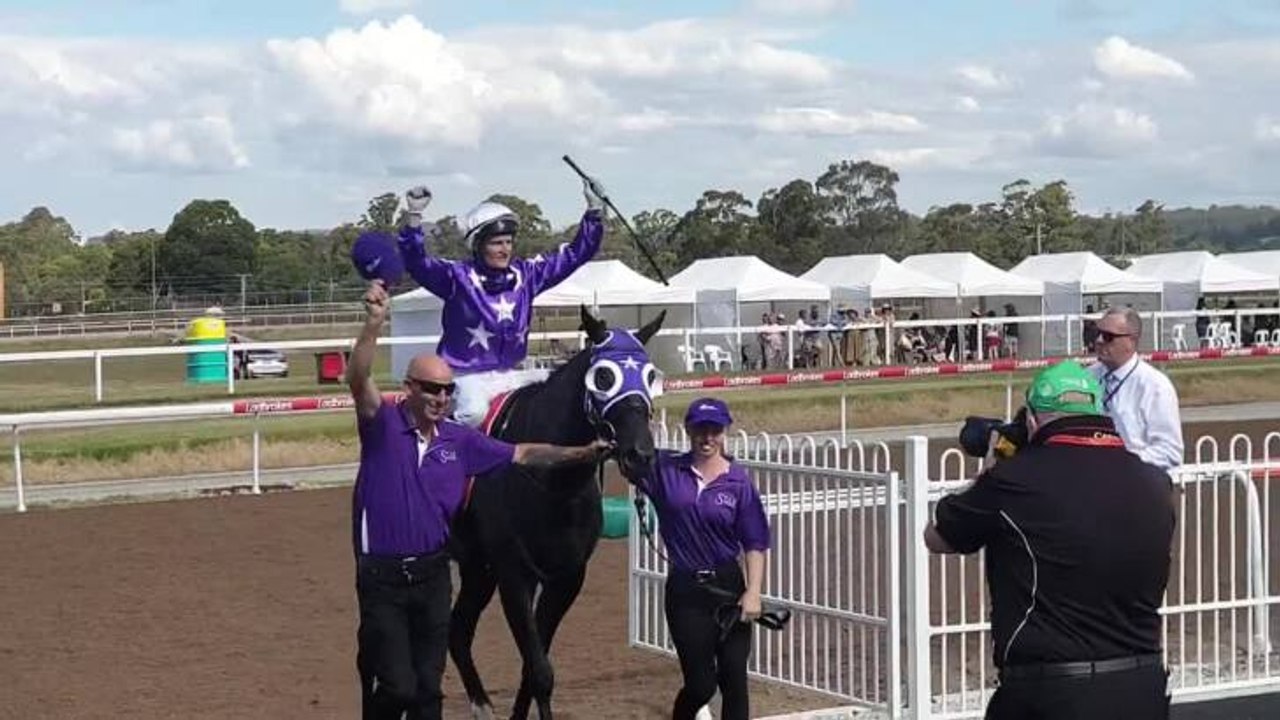 Craig Newitt breaks the record for most Devonport Cup wins as a jockey