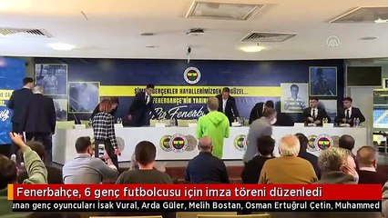 Fenerbahçe, 6 genç futbolcusu için imza töreni düzenledi