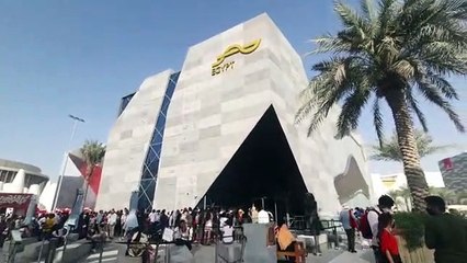 شاهد غلق أبواب الجناح المصرى بإكسبو دبى 2020 بعد امتلائه بالزائرين كإجراء تنظيمى