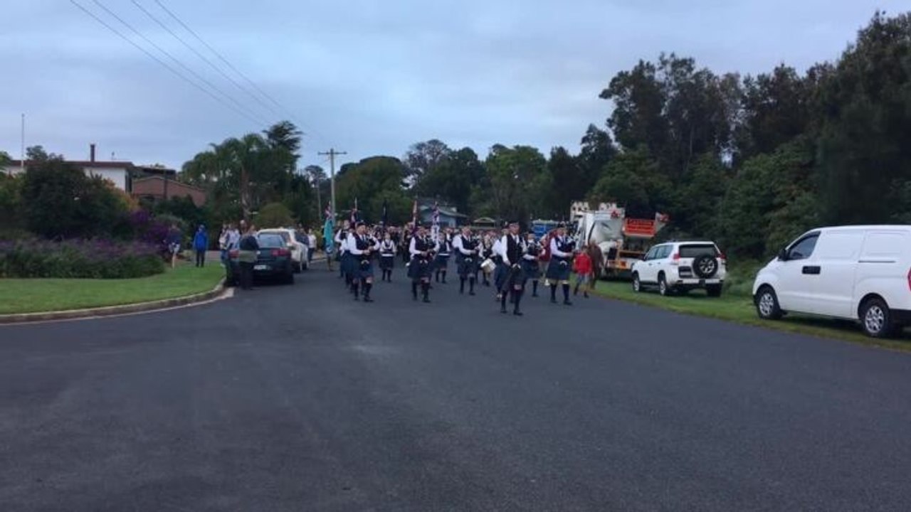 Tomakin Anzac Day march
