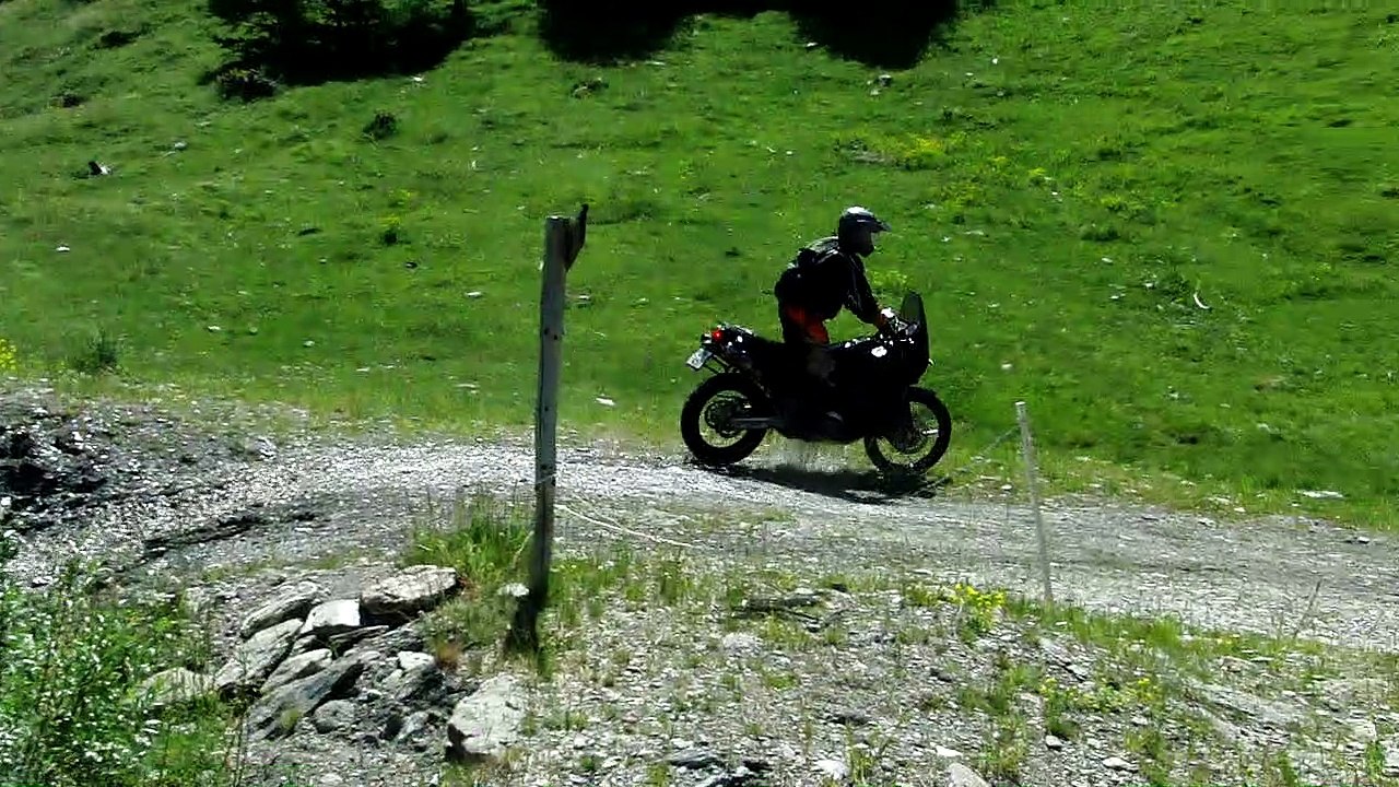 LC8 Rally river crossing