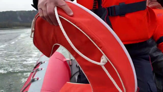 Les pompiers de Viviers présentent leur nouveau bateau de sauvetage