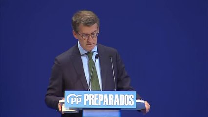 Un seguidor de Casado interrumpe un acto de Feijóo en Oviedo entre gritos de ¡fuera! y ¡presidente! del resto de asistentes