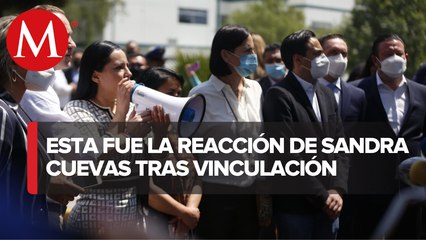 Sandra Cuevas da mensaje acompañada de alcaldes tras su vinculación a proceso
